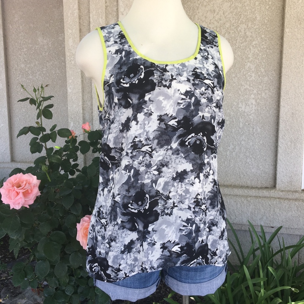 Extra cute tank - Picture 5 of 5